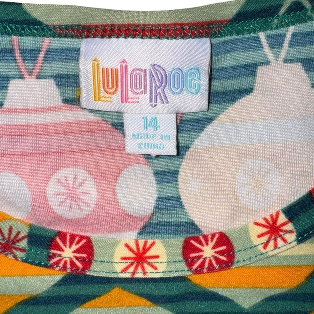 🎄Girls LuLaRoe Gracie Retro Christmas Ornament Top Size 14🎄 - Picture 4 of 5